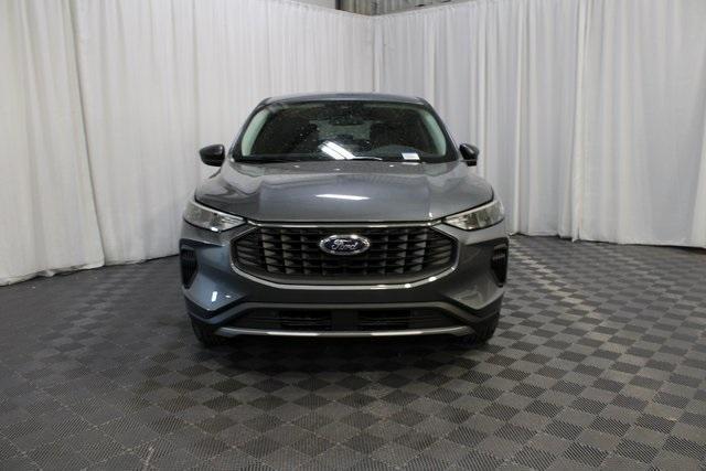 Photo of 2025 Gray Metallic Ford Escape