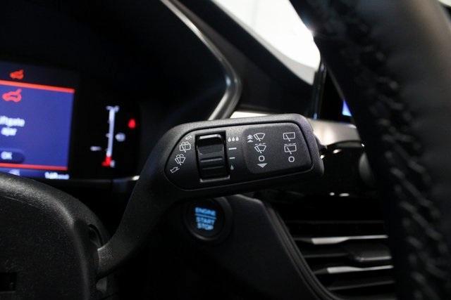 Photo of 2025 Gray Metallic Ford Escape