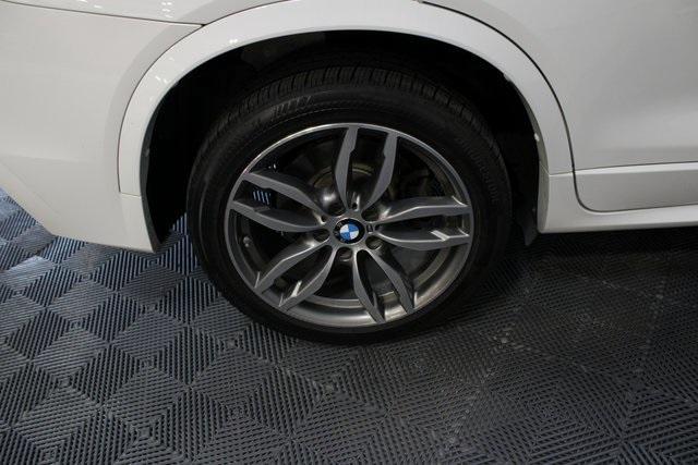 Photo of 2017 Alpine White BMW X4