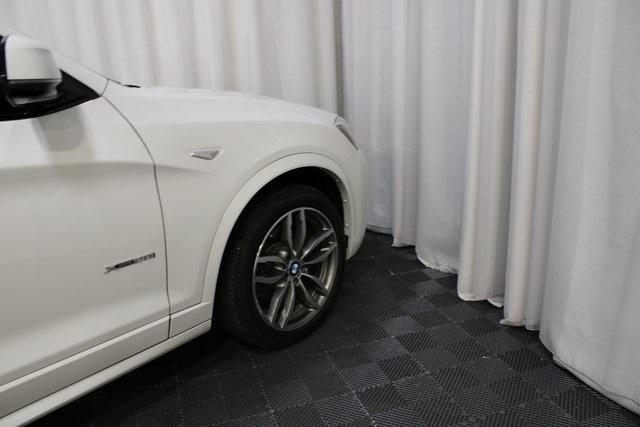 Photo of 2017 Alpine White BMW X4