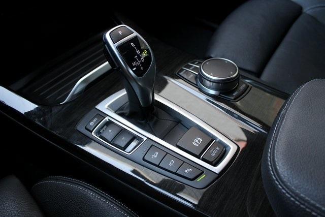 Photo of 2017 Alpine White BMW X4