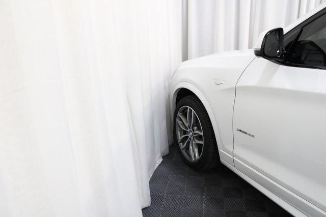 Photo of 2017 Alpine White BMW X4