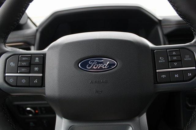 Photo of 2025 Oxford White Ford F-150 Lightning