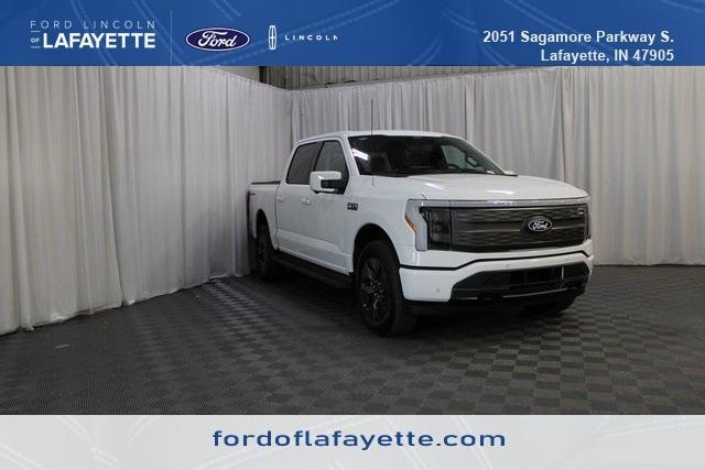 Photo of 2025 Oxford White Ford F-150 Lightning