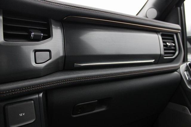 Photo of 2025 Oxford White Ford F-150 Lightning