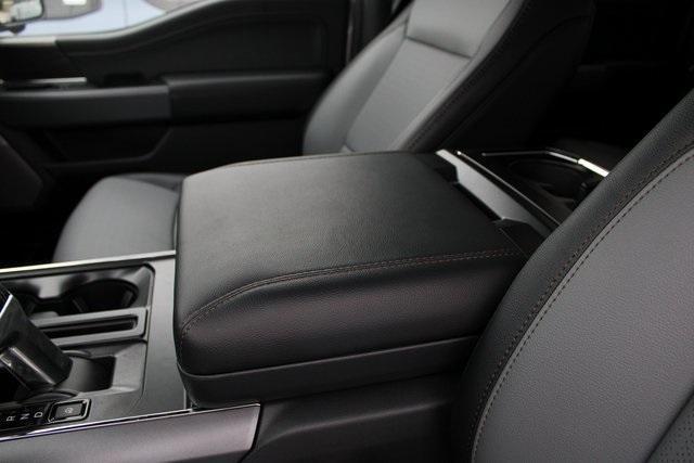 Photo of 2025 Oxford White Ford F-150 Lightning