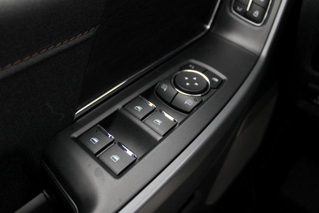 Photo of 2025 Oxford White Ford F-150 Lightning