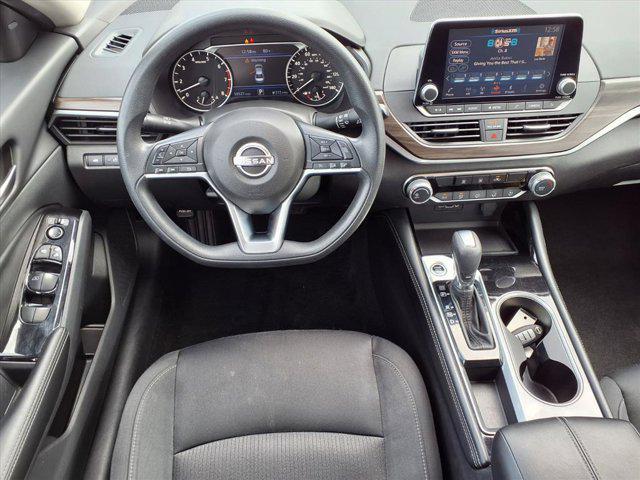 Photo of 2023 Super Black Nissan Altima