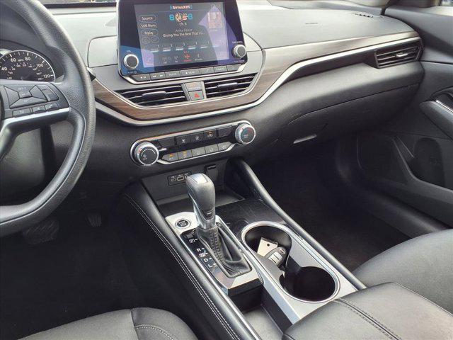 Photo of 2023 Super Black Nissan Altima