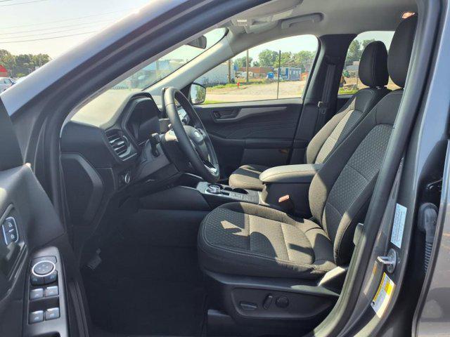 Photo of 2024 Carbonized Gray Metallic Ford Escape
