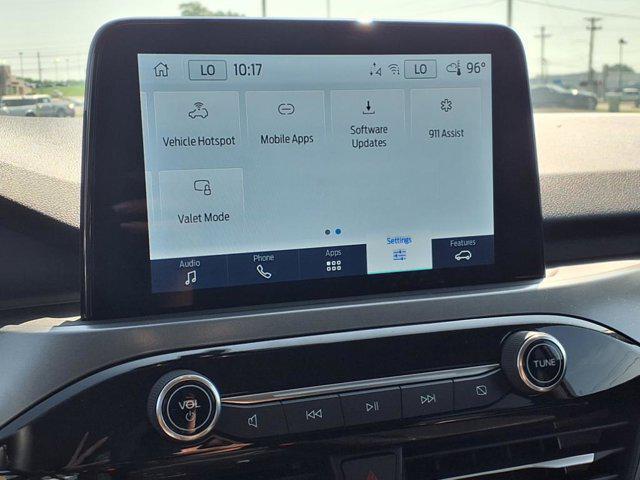 Photo of 2024 Carbonized Gray Metallic Ford Escape