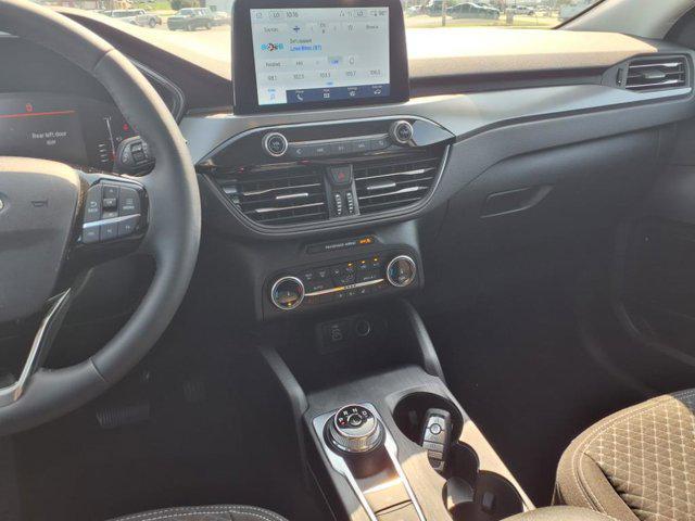 Photo of 2024 Carbonized Gray Metallic Ford Escape