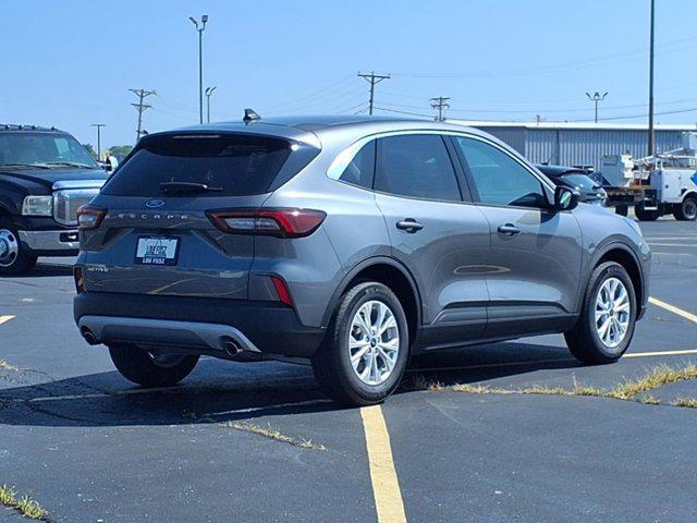 Photo of 2024 Carbonized Gray Metallic Ford Escape