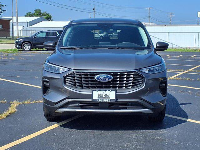 Photo of 2024 Carbonized Gray Metallic Ford Escape