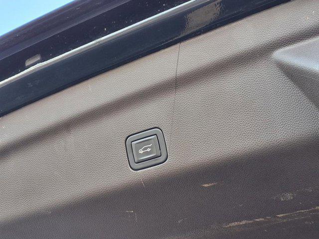 Photo of 2023 Black Chevrolet Suburban