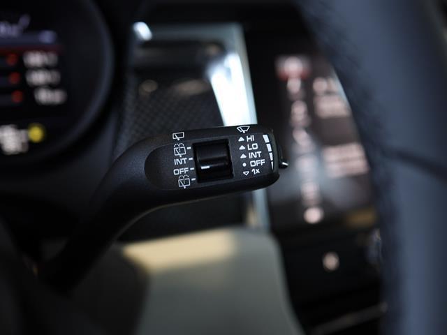 Photo of 2025 Jet Black Metallic Porsche Macan