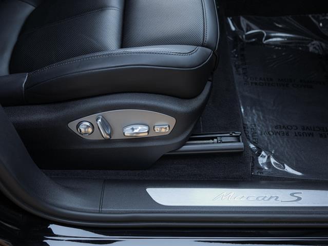 Photo of 2024 Black Porsche Macan