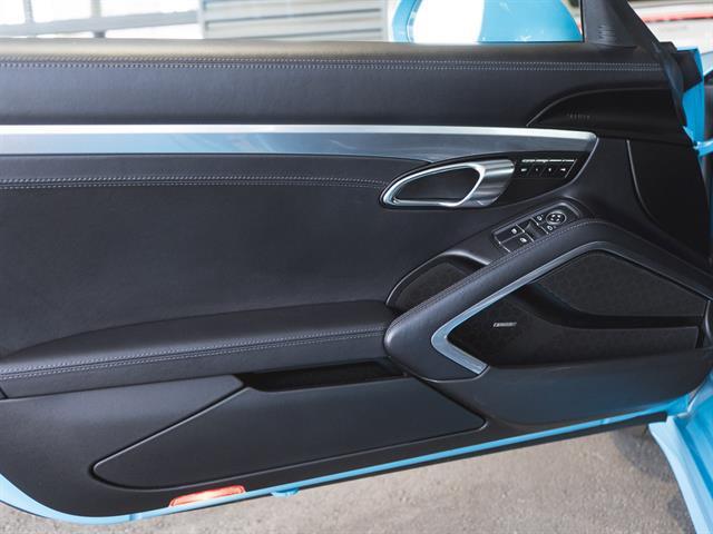 Photo of 2017 Miami Blue Porsche 911