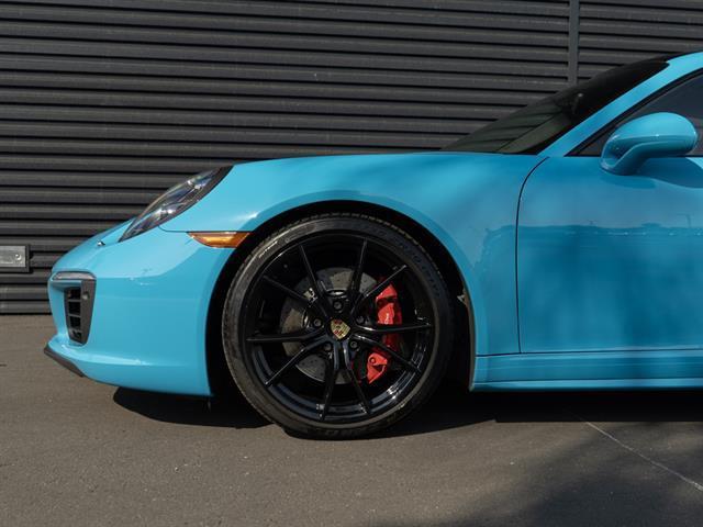 Photo of 2017 Miami Blue Porsche 911