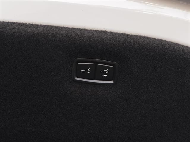Photo of 2024 White Porsche Taycan