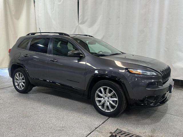 Photo of 2018 Granite Crystal Clearcoat Metallic Jeep Cherokee