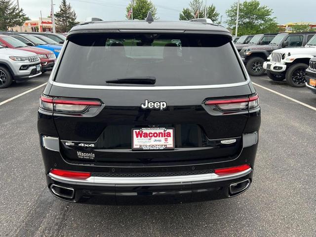 Photo of 2021 Diamond Black Jeep Grand Cherokee L
