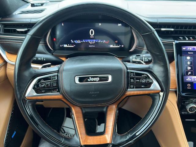 Photo of 2021 Diamond Black Jeep Grand Cherokee L