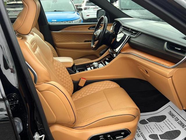 Photo of 2021 Diamond Black Jeep Grand Cherokee L