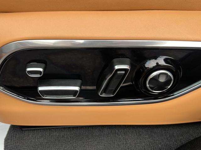 Photo of 2021 Diamond Black Jeep Grand Cherokee L