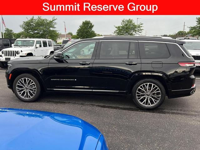 Photo of 2021 Diamond Black Jeep Grand Cherokee L