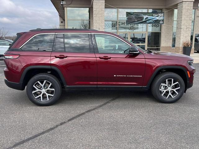 Photo of 2025 Velvet Red Pearlcoat Jeep Grand Cherokee