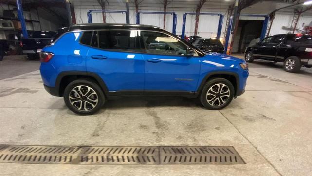 Photo of 2022 Laser Blue Jeep Compass