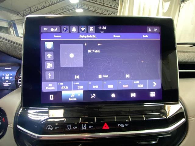 Photo of 2022 Laser Blue Jeep Compass