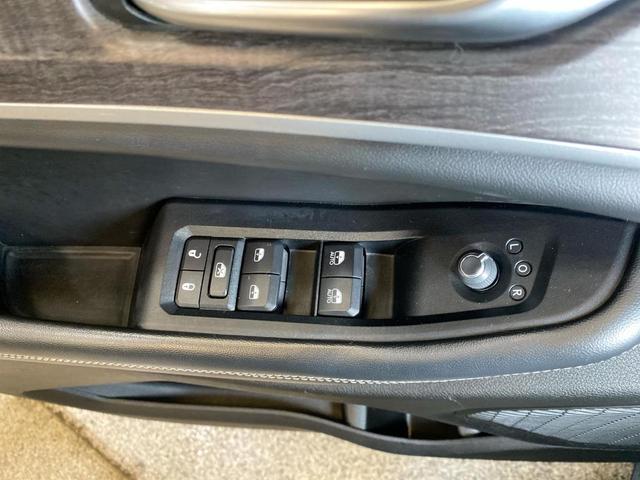 Photo of 2023 Ember Pearlcoat Jeep Grand Cherokee L