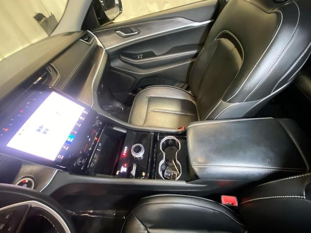 Photo of 2023 Ember Pearlcoat Jeep Grand Cherokee L