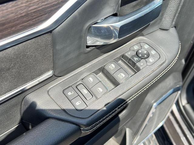 Photo of 2025 Granite Crystal Clearcoat Metallic RAM 2500