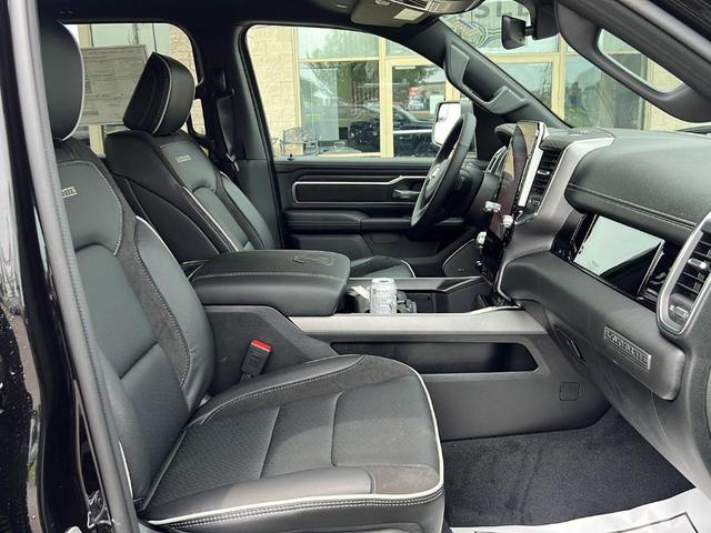 Photo of 2025 Diamond Black RAM 1500