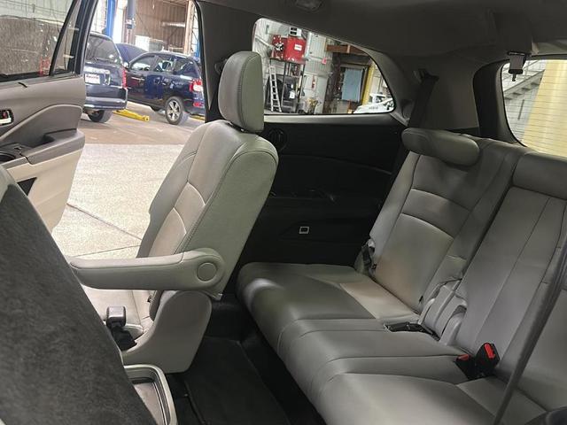 Photo of 2022 Obsidian Blue Pearl Honda Pilot