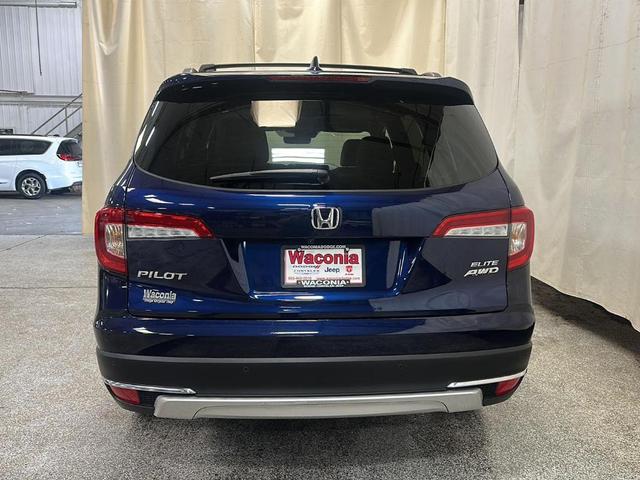Photo of 2022 Obsidian Blue Pearl Honda Pilot