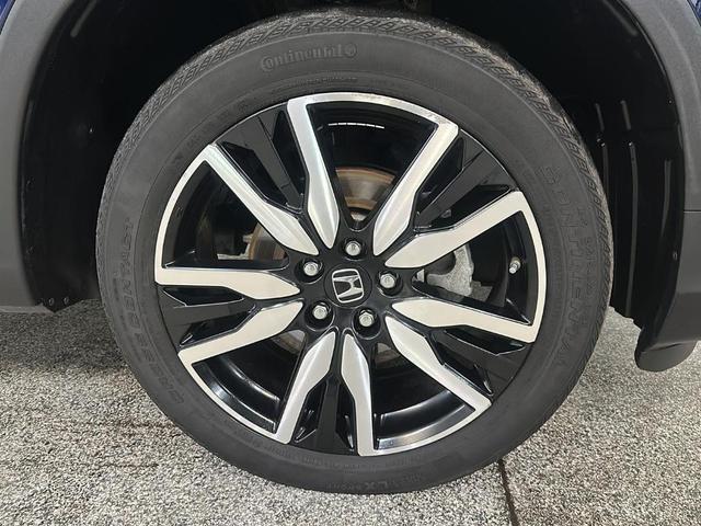 Photo of 2022 Obsidian Blue Pearl Honda Pilot