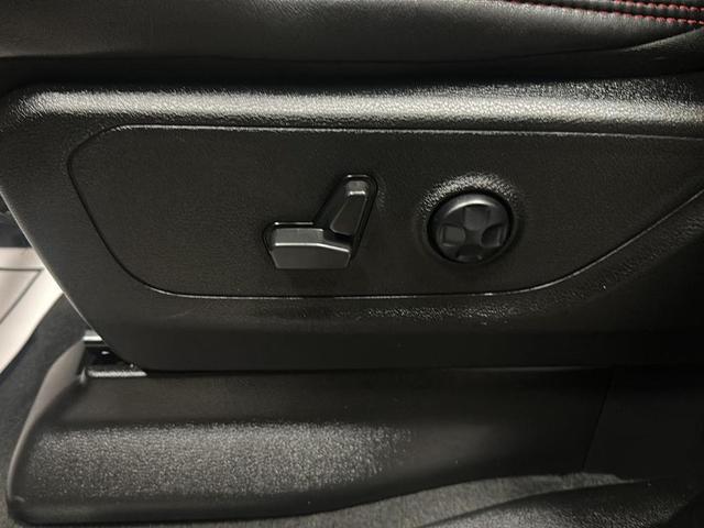 Photo of 2023 Diamond Black RAM 1500