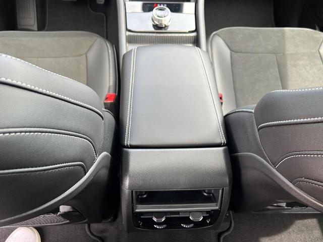 Photo of 2025 Bright White Clearcoat Jeep Grand Cherokee