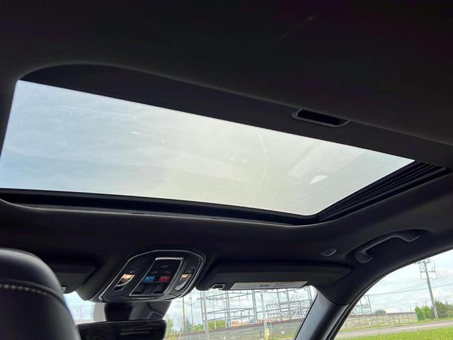 Photo of 2025 Bright White Clearcoat Jeep Grand Cherokee