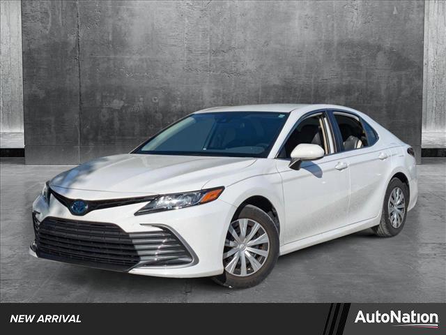 Photo of 2022 White Toyota Camry
