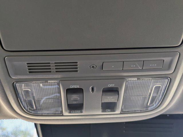Photo of 2018 Lunar Silver Metallic Honda CR-V