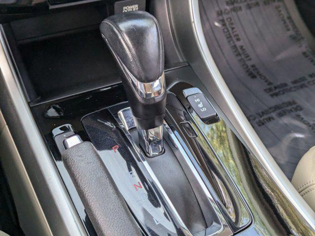 Photo of 2016 White Orchid Pearl Honda Accord