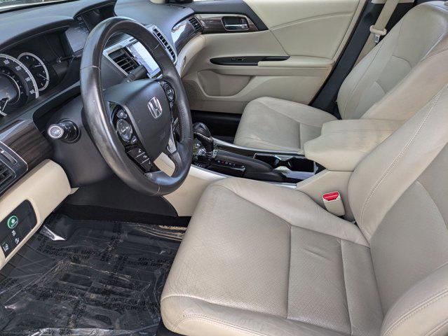 Photo of 2016 White Orchid Pearl Honda Accord