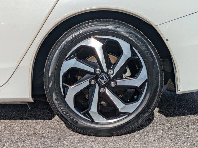 Photo of 2016 White Orchid Pearl Honda Accord