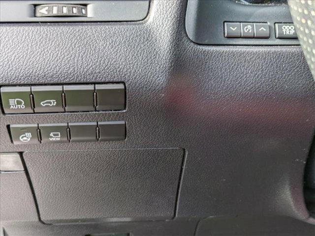 Photo of 2022 Atomic Silver Lexus RX 350
