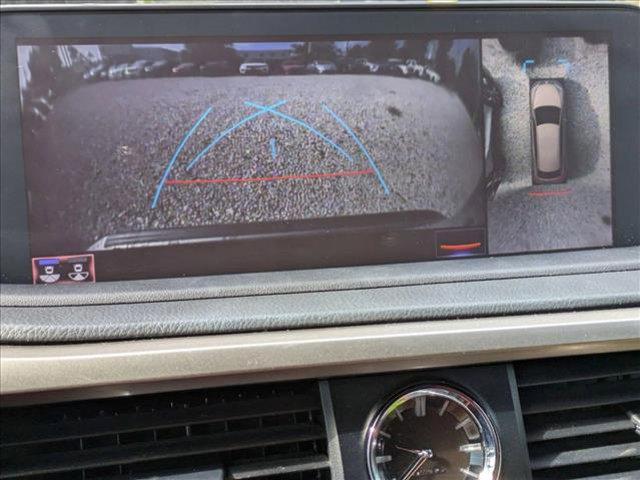 Photo of 2022 Atomic Silver Lexus RX 350
